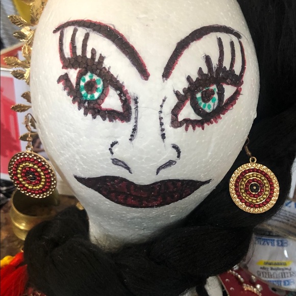 Earrings and matching neckless - Picture 1 of 4